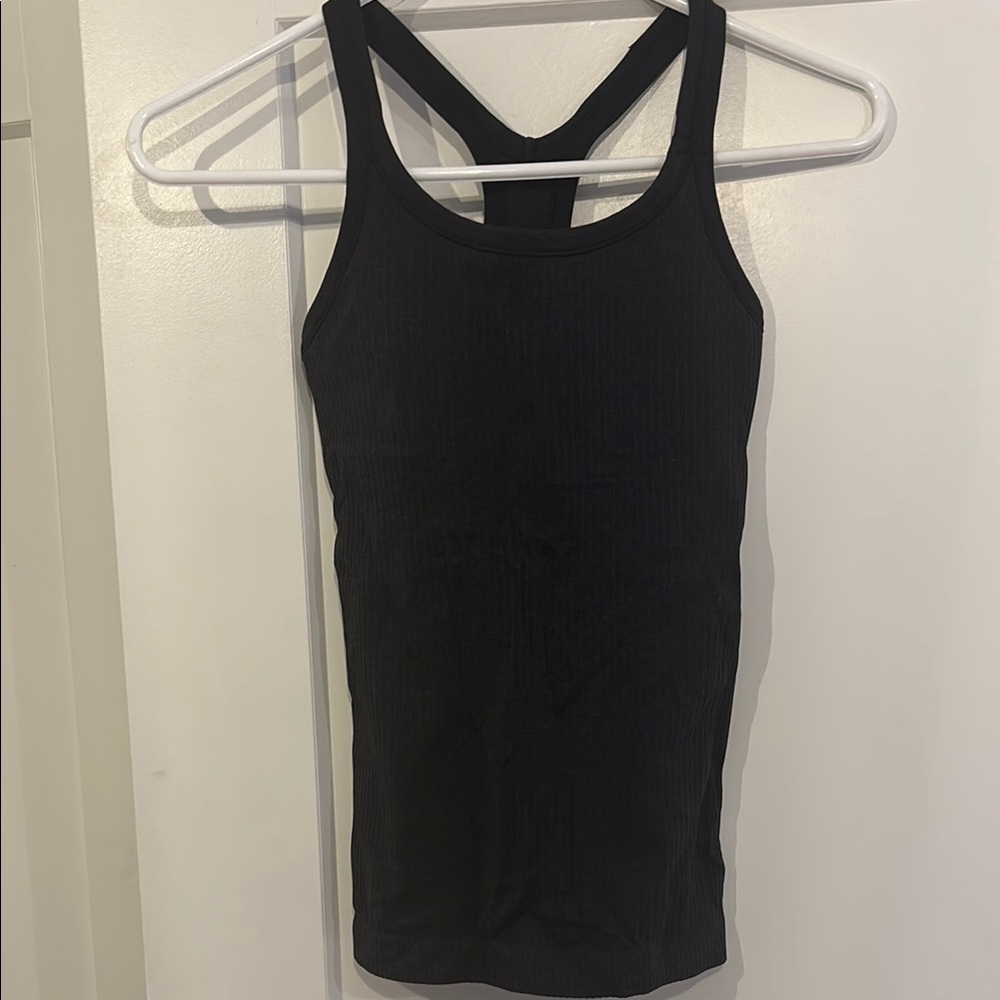 Lululemon Ebb to Street sz 2
